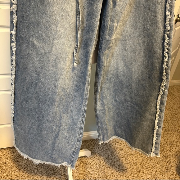 Anthropologie T.E.N.T.H.I.R.T.Y. Denim Wide Leg Frayed Mid-rise Jeans 7 / 28 - Picture 3 of 8